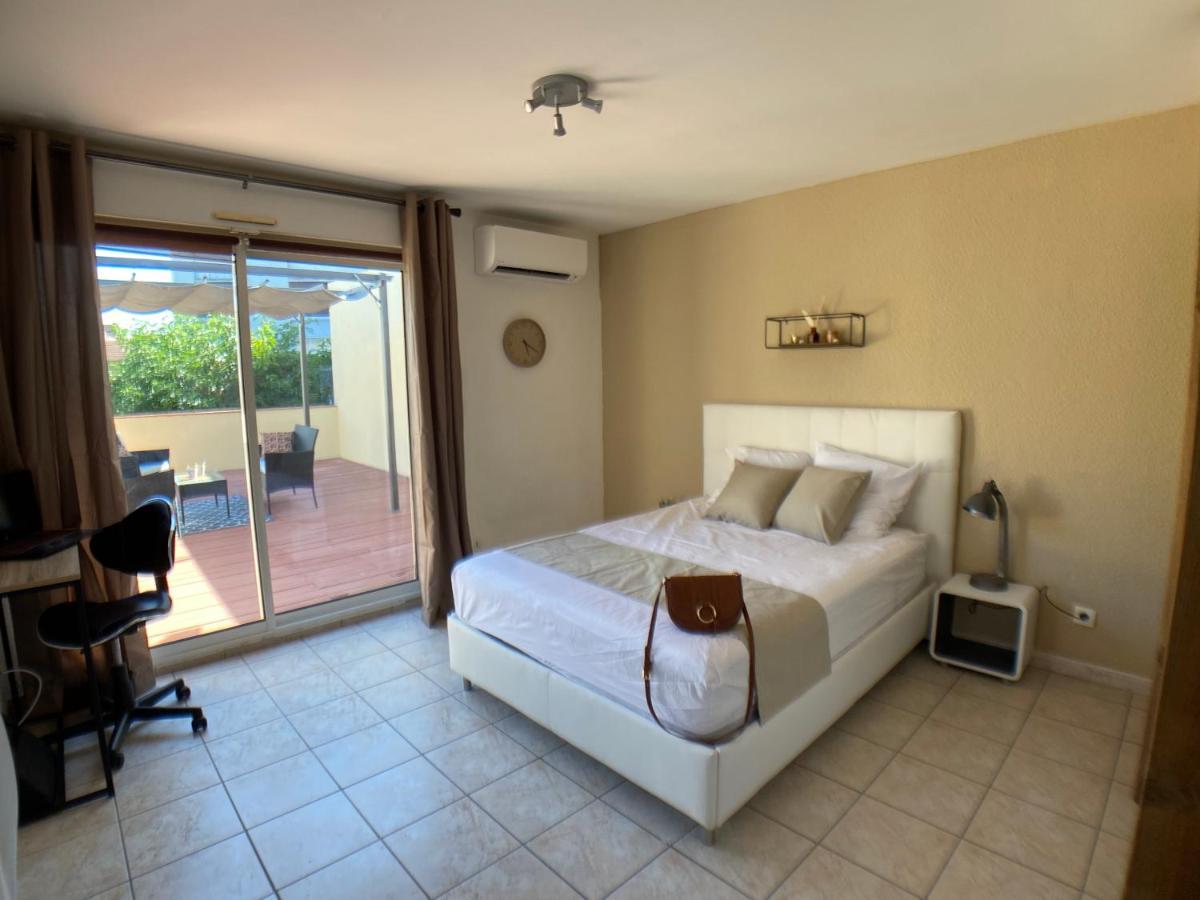 Studio Climatise Et Grande Terrasse Tarbes Centre Bagian luar foto