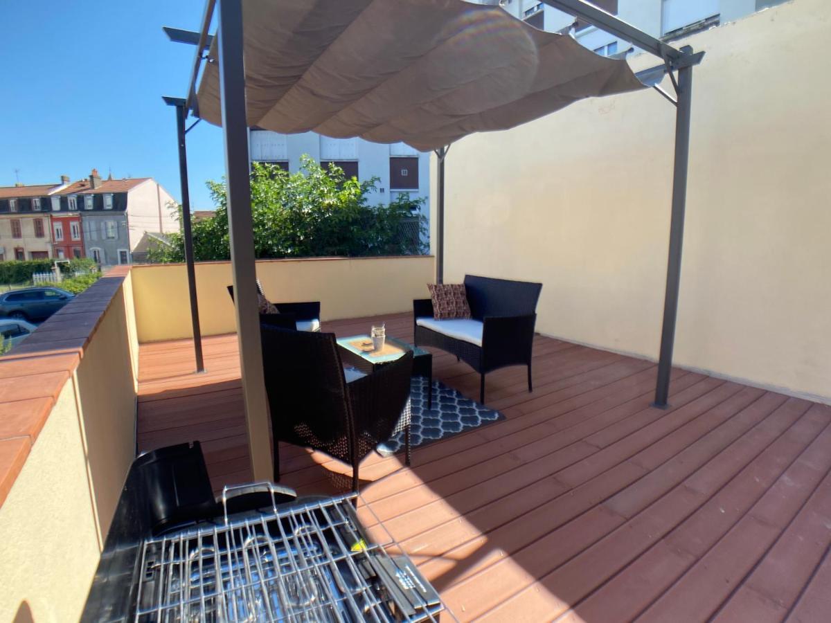 Studio Climatise Et Grande Terrasse Tarbes Centre Bagian luar foto