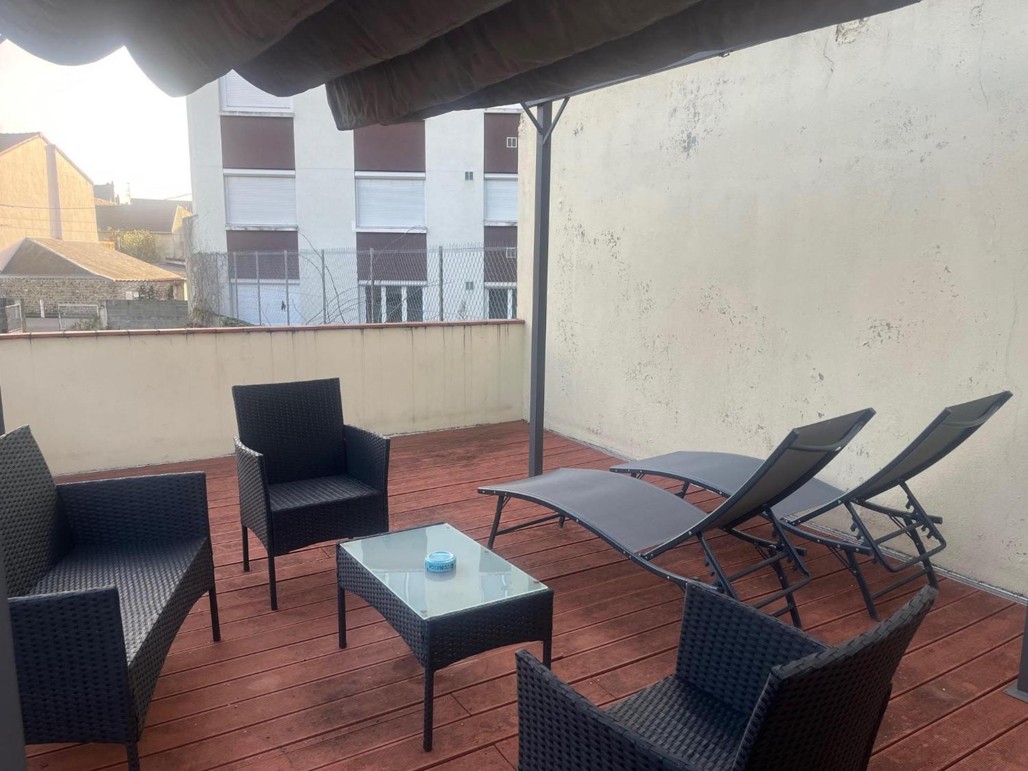 Studio Climatise Et Grande Terrasse Tarbes Centre Bagian luar foto