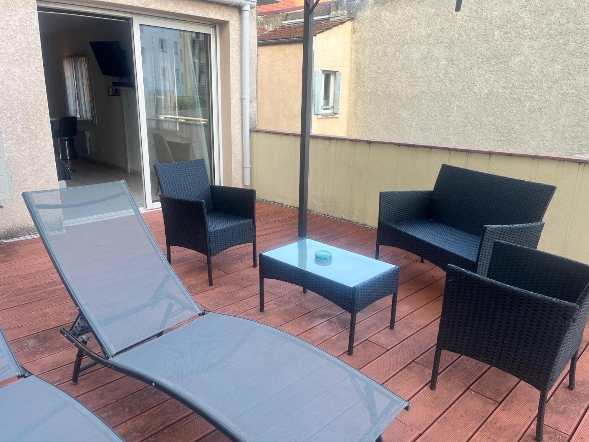 Studio Climatise Et Grande Terrasse Tarbes Centre Bagian luar foto